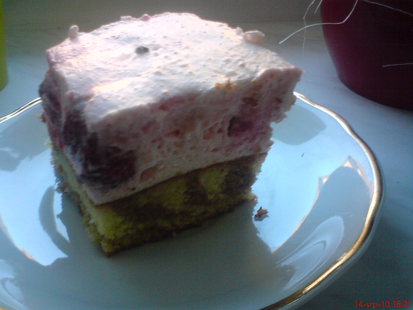 Řez s jogurtovým krémem.