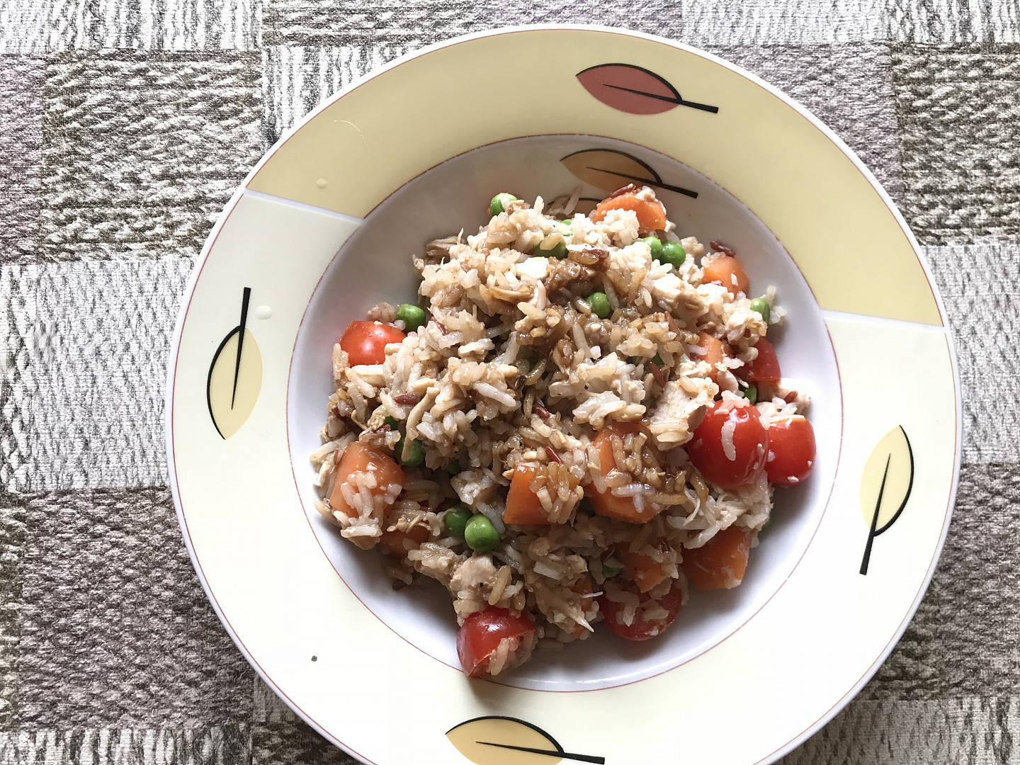 Rizoto s kuřecím masem ve vlastní šťávě