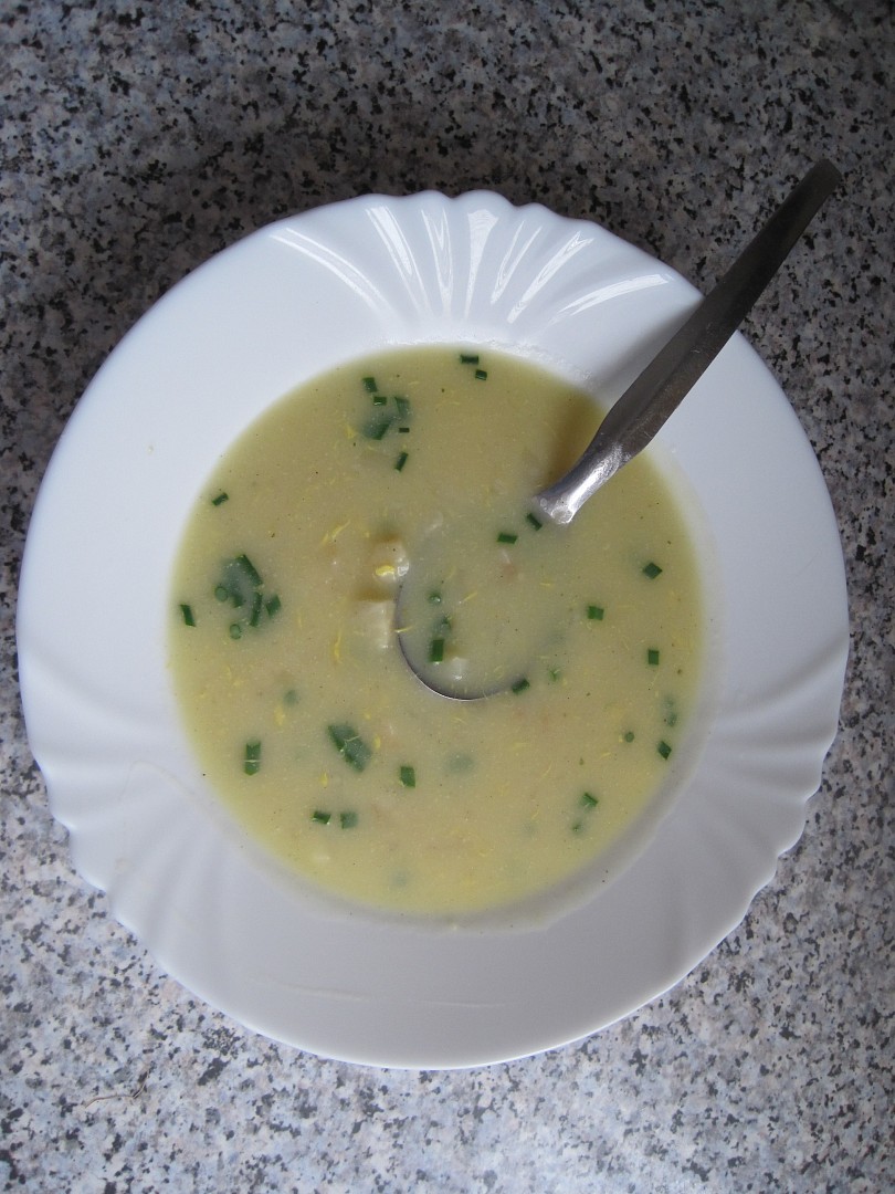 Rychlá celerová polévka se žloutkem