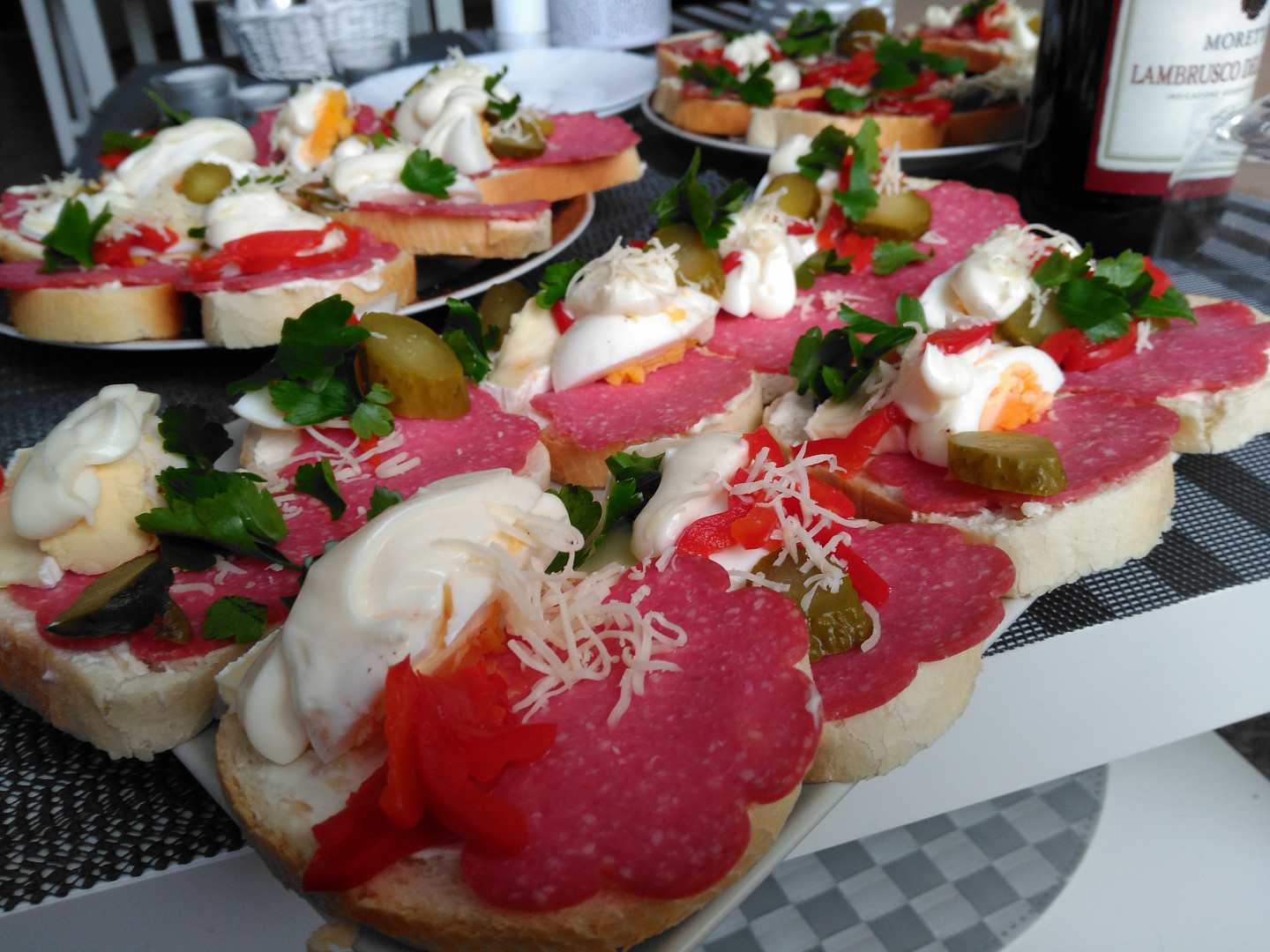 Rychlá pomazánka na chlebíčky z několika druhů sýrů_5ff70cdfde934.jpeg