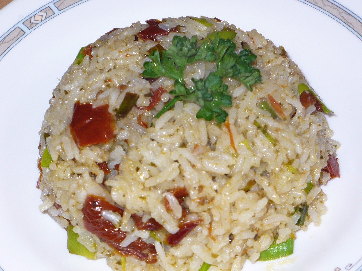 Rýže s pestem a sušenými rajčaty_5ffb6df6c7fb4.jpeg