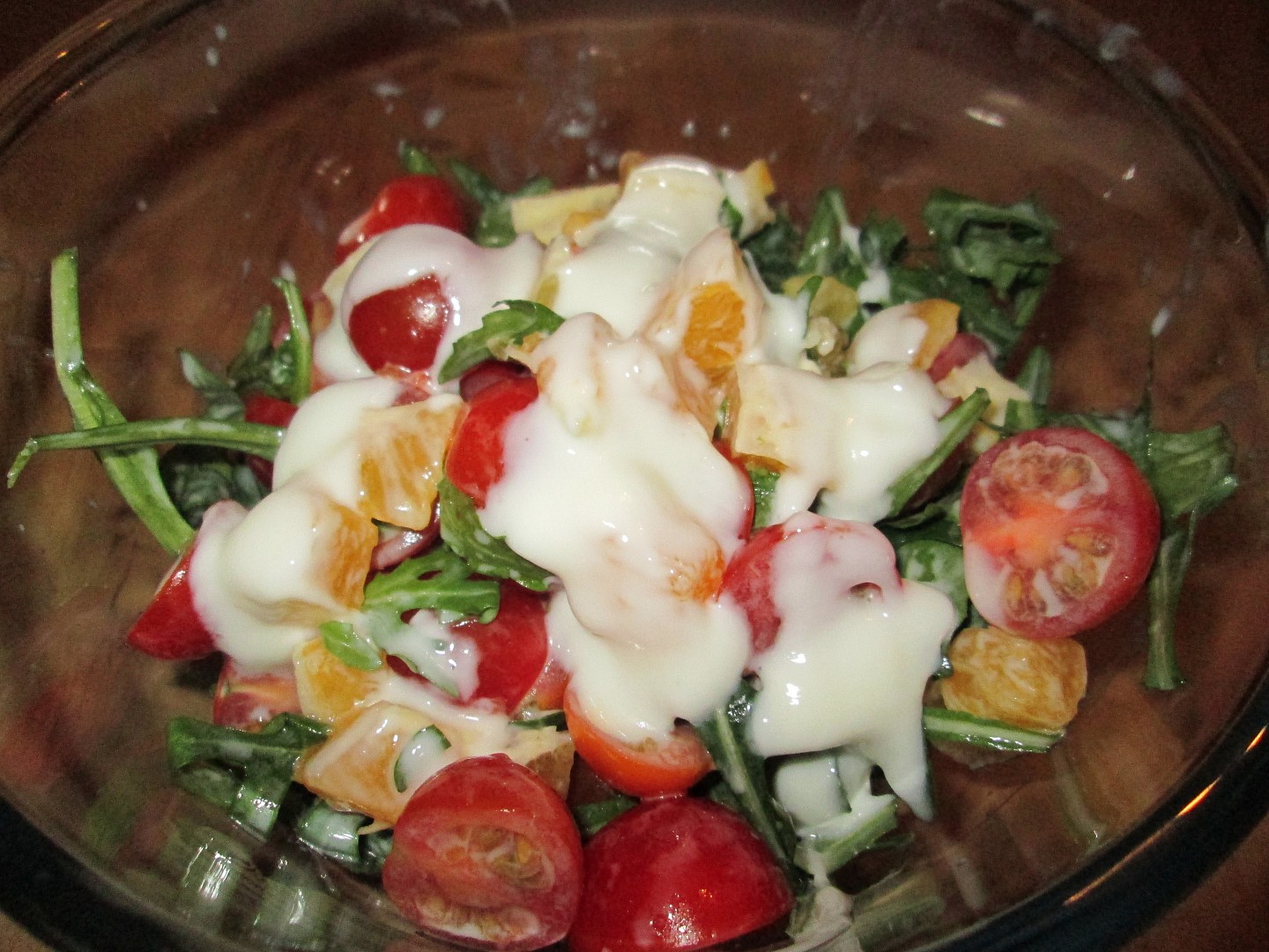 Salát rukola s cherry rajčátky a pomerančem