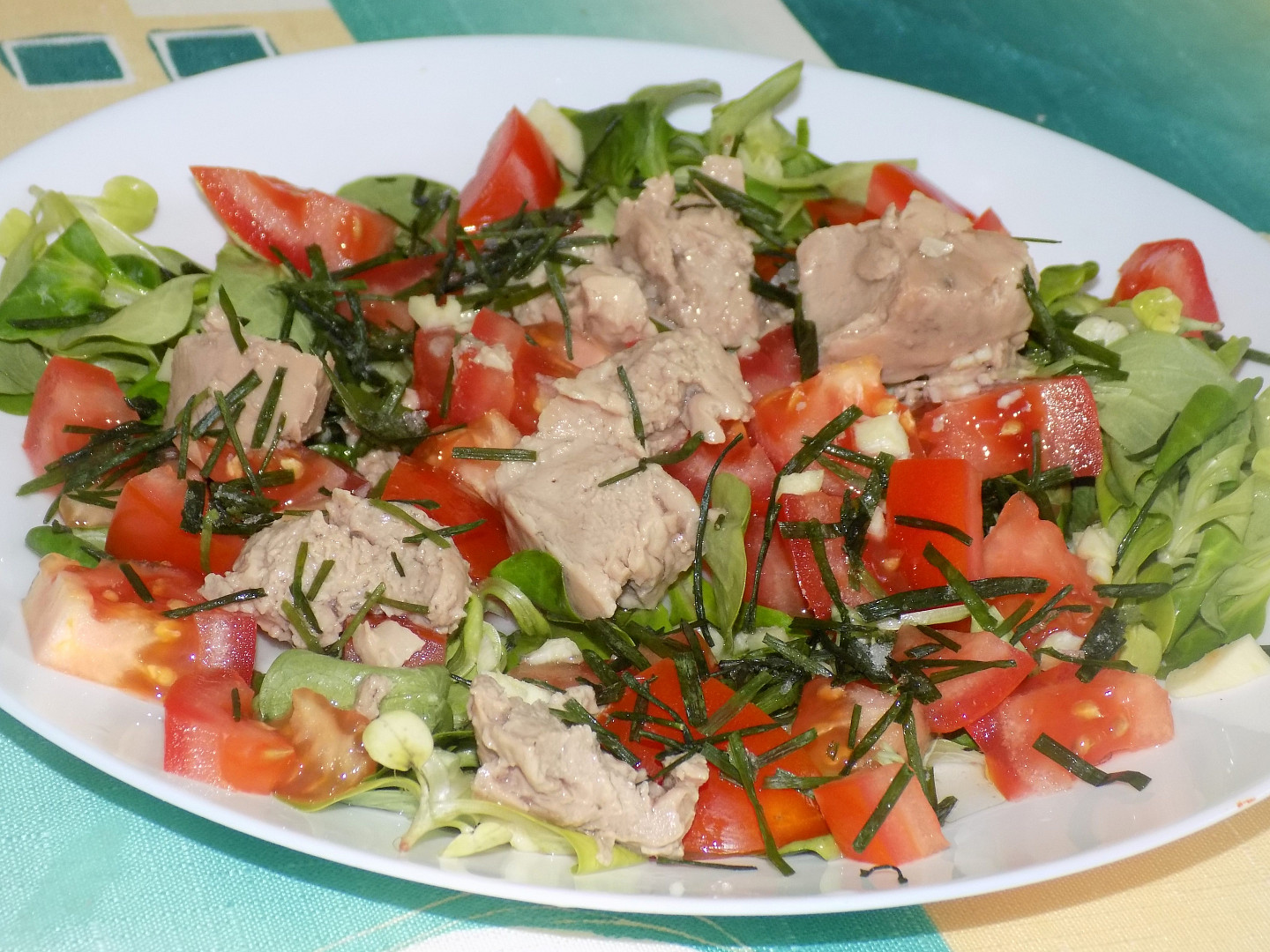 Salát s tresčími játry_5ff6bf0d4b9db.jpeg