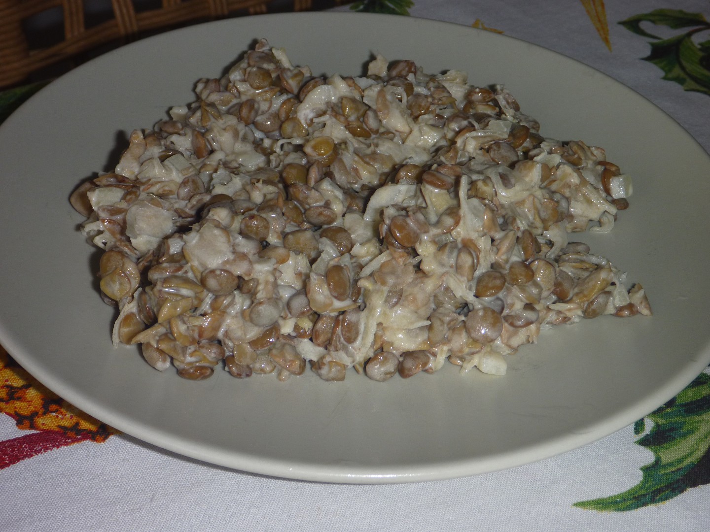 Salát z čočky a kysaného zelí