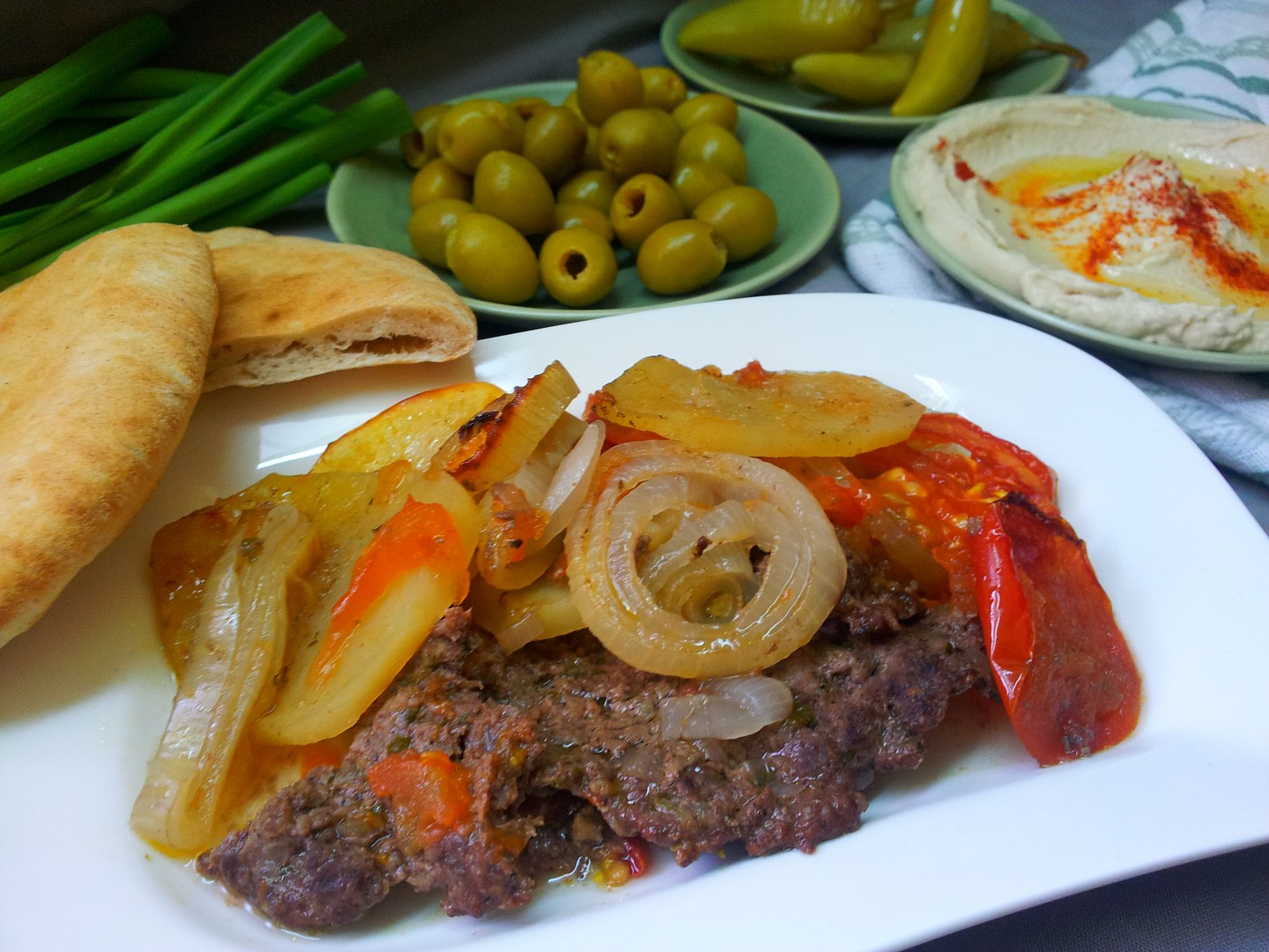 Sanijet kafta – mlete maso na plechu