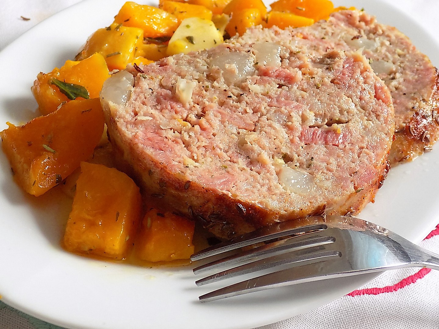 Sekaná s uzeným masem, slaninou a s pečenou máslovou dýní