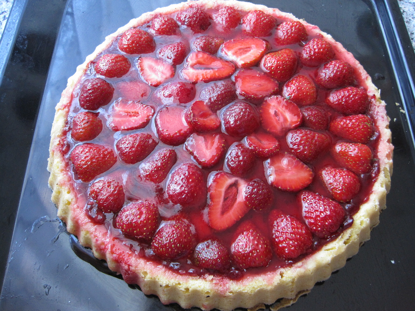 Skleněný jahodový koláč_5ff936618adf3.jpeg