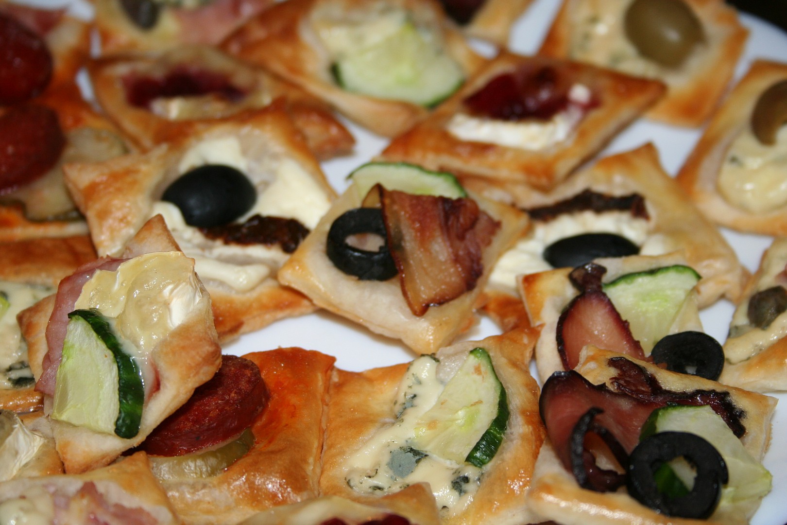 Slané jednohubky z listového těsta