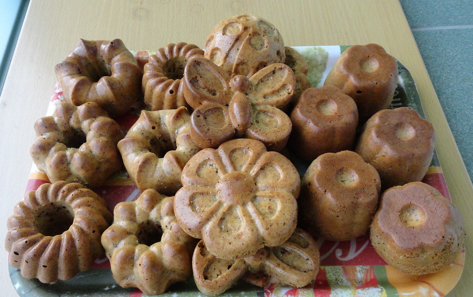 Šlehačkové minibábovičky s překvapením