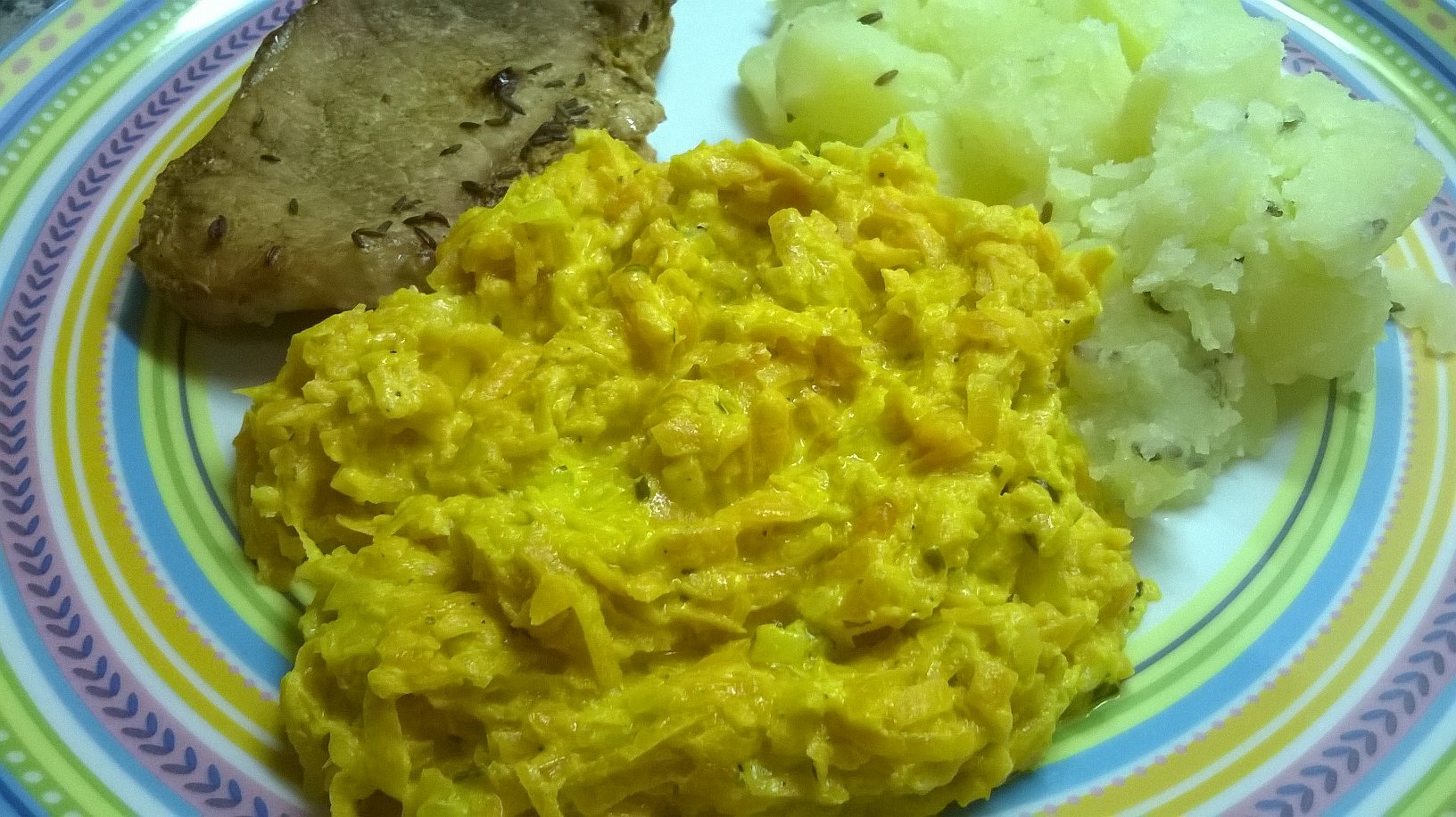 Smetanová mrkev s kurkumou a česnekem