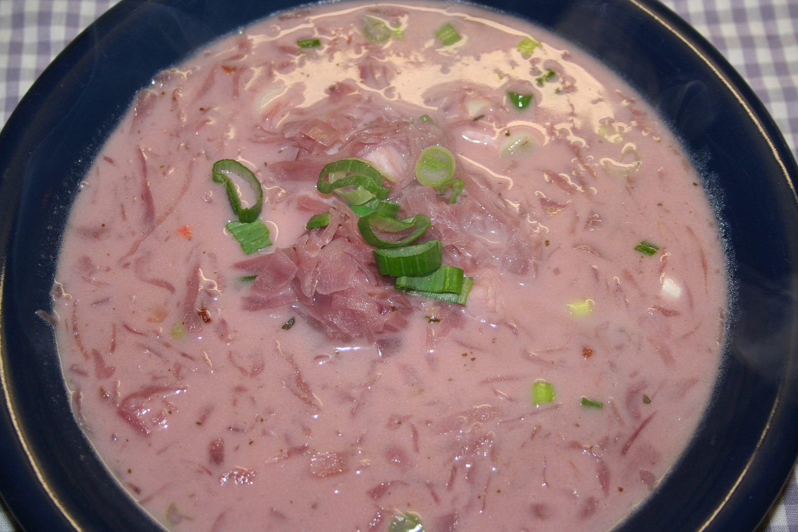 Smetanová polévka s kysaným červeným zelím