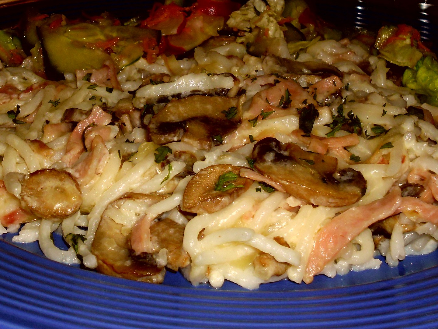 Smetanové vrtulky se šunkou, žampióny…