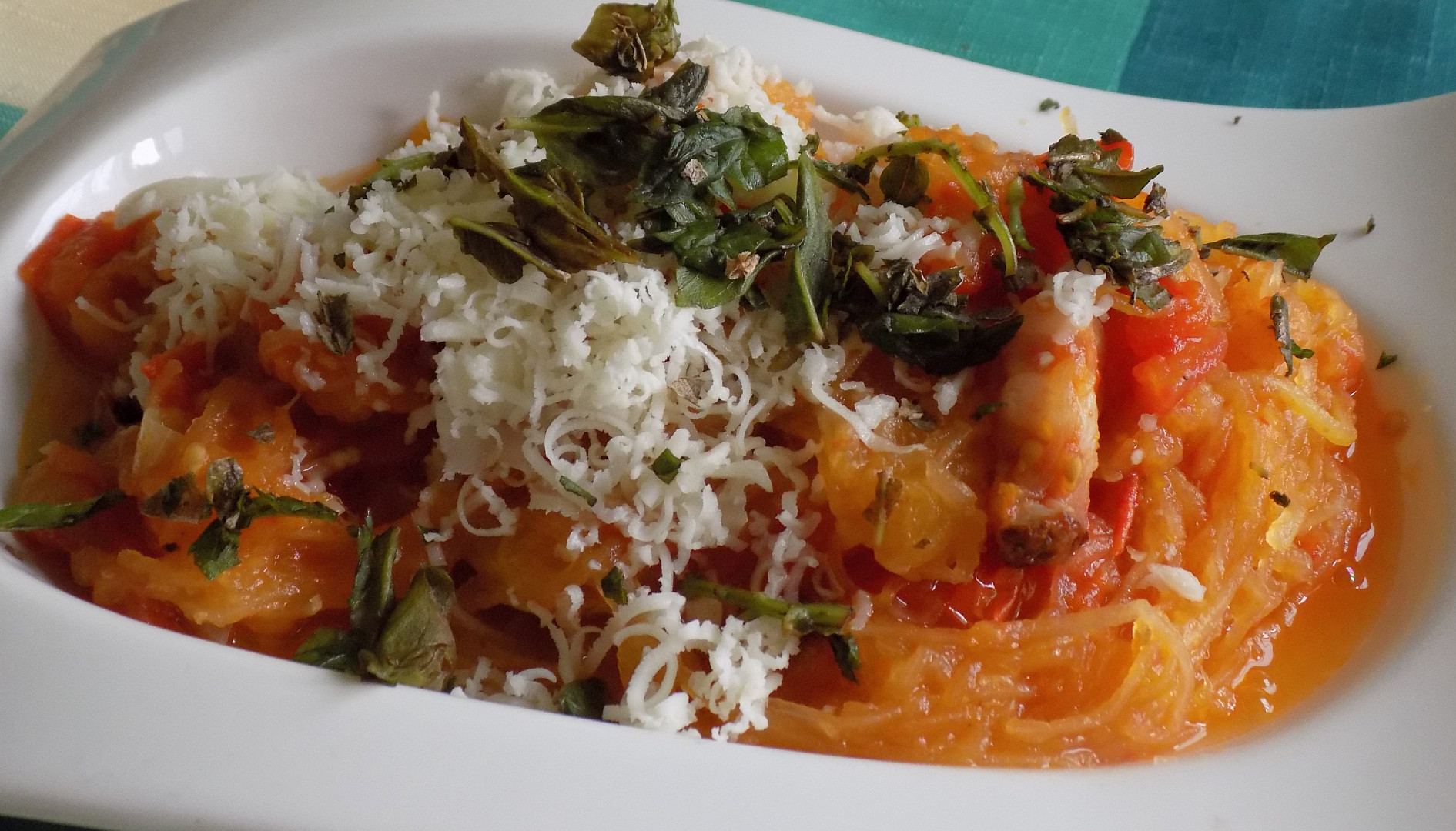 Špagetová dýně s cibulí a slaninou_5ff6f2a7d9c91.jpeg