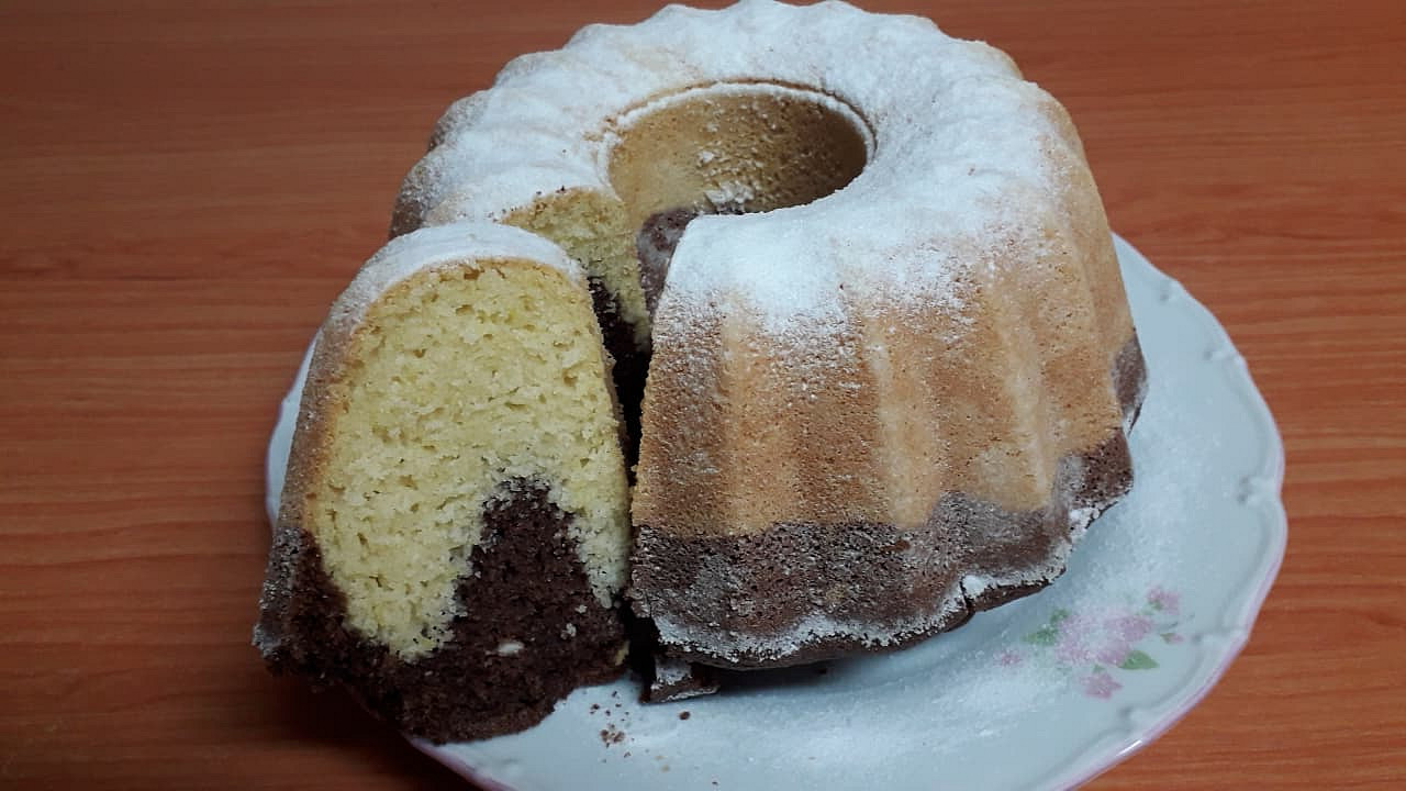 Špaldová žíhaná bábovka_5ff6db3507346.jpeg