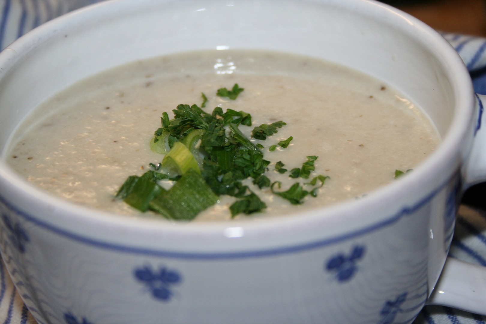 Studená lilková polévka