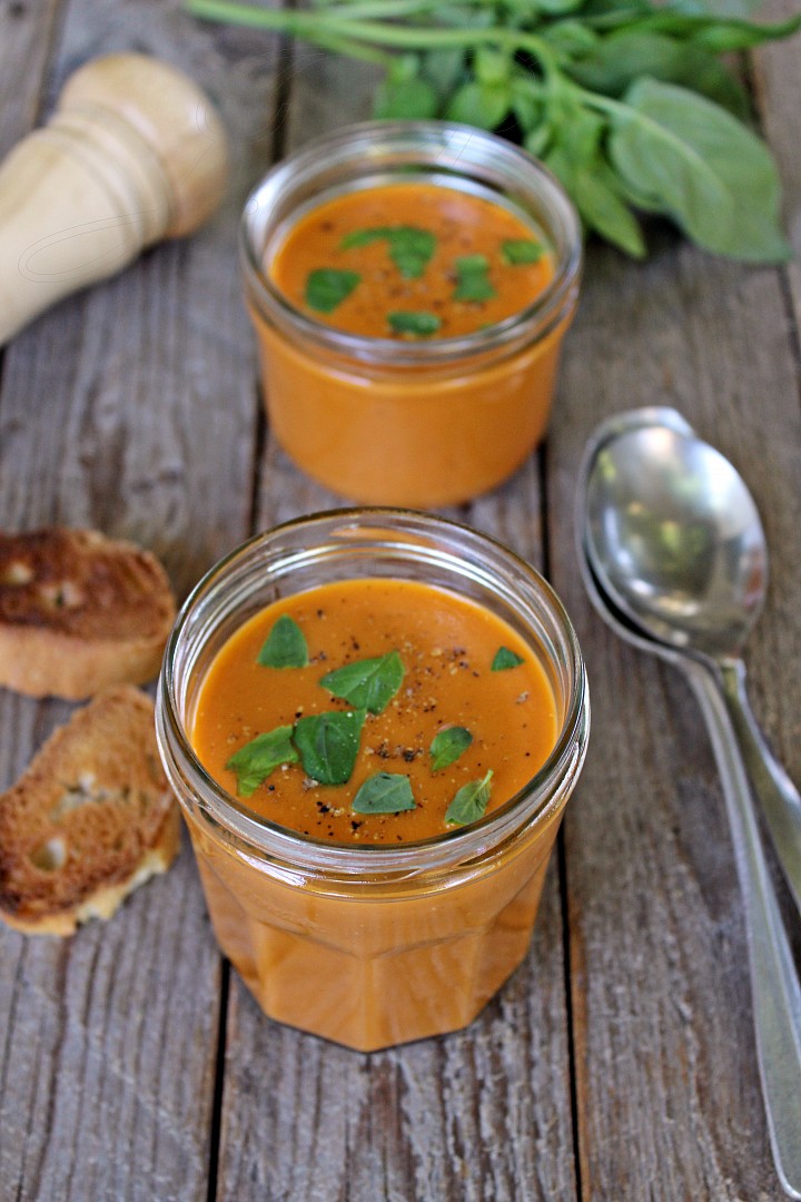 Studená polévka z pečených rajčat