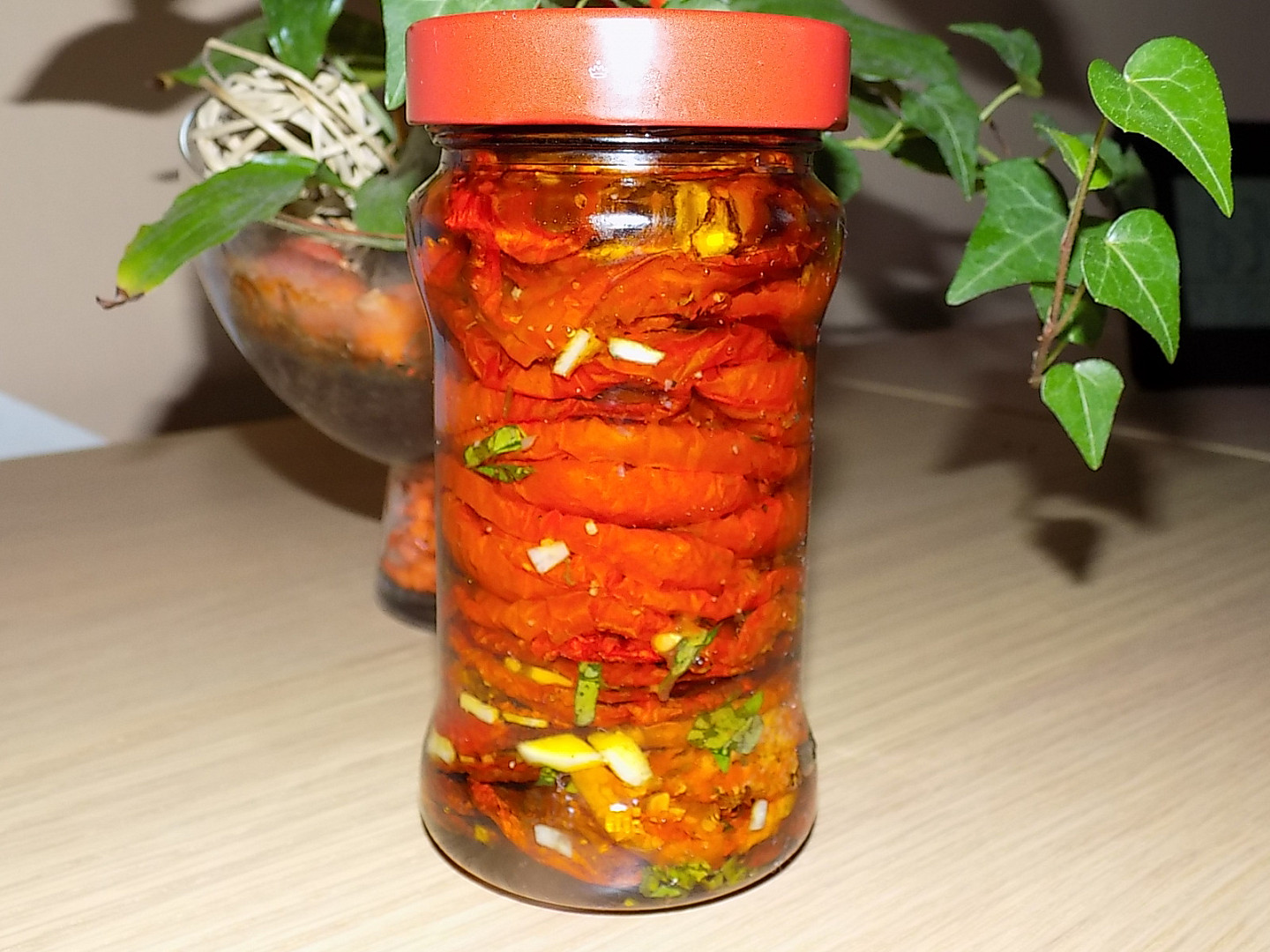 Sušená rajčata s česnekem_5ffda996a0bd9.jpeg