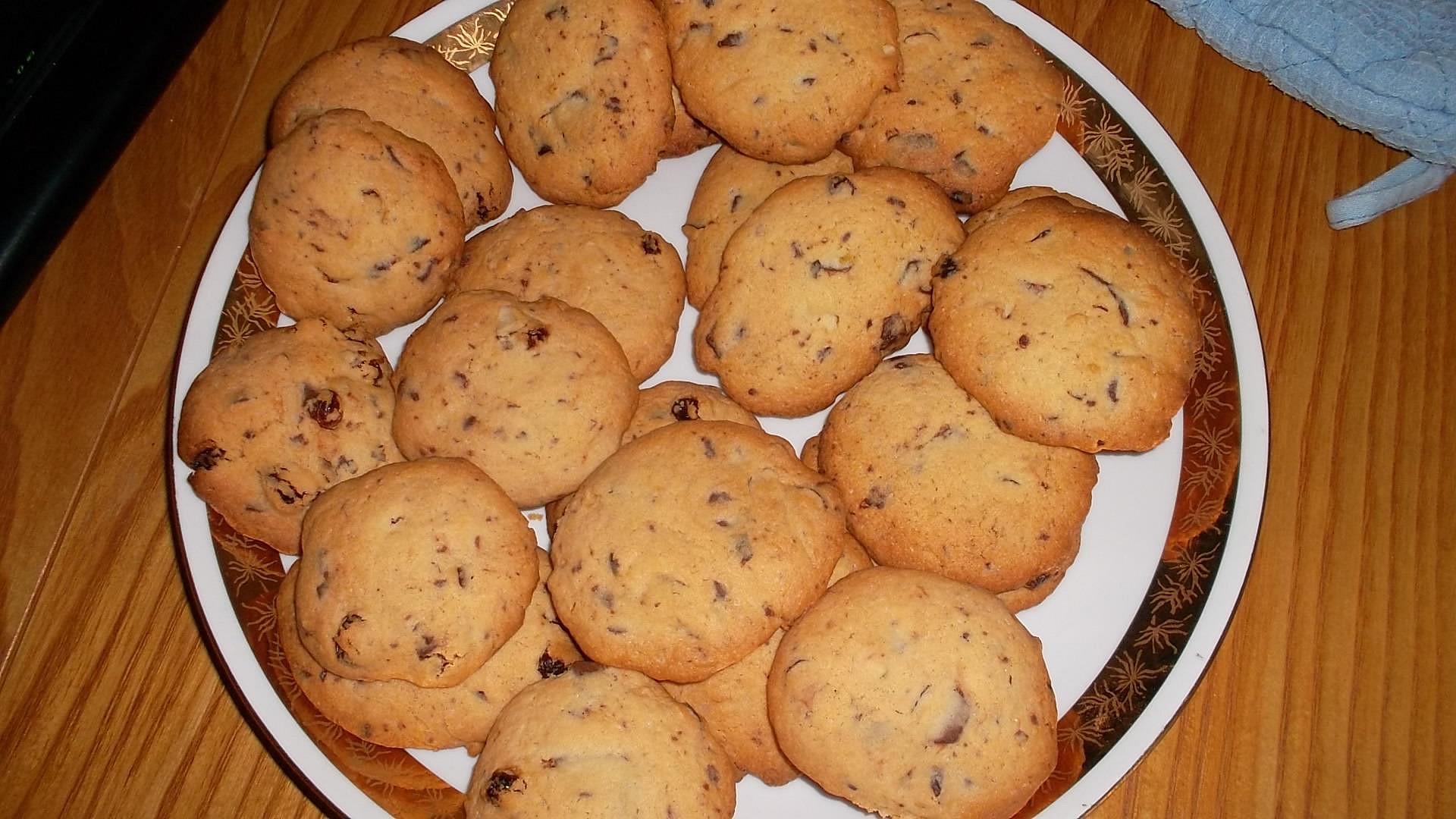 Sušenky s čokoládou a ořechy_5ff952014c886.jpeg