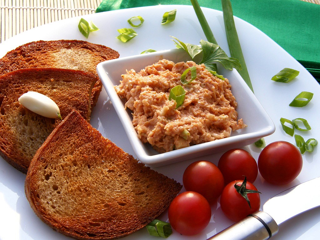 Sýrová pomazánka na topinky a la tatarák