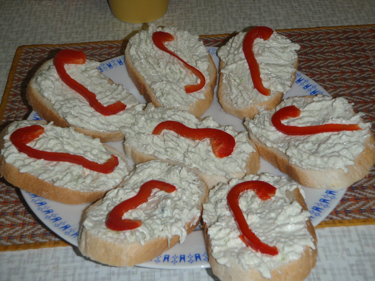 Sýrová pomazánka s řapíkatým celerem_5ff98d5016b4e.jpeg