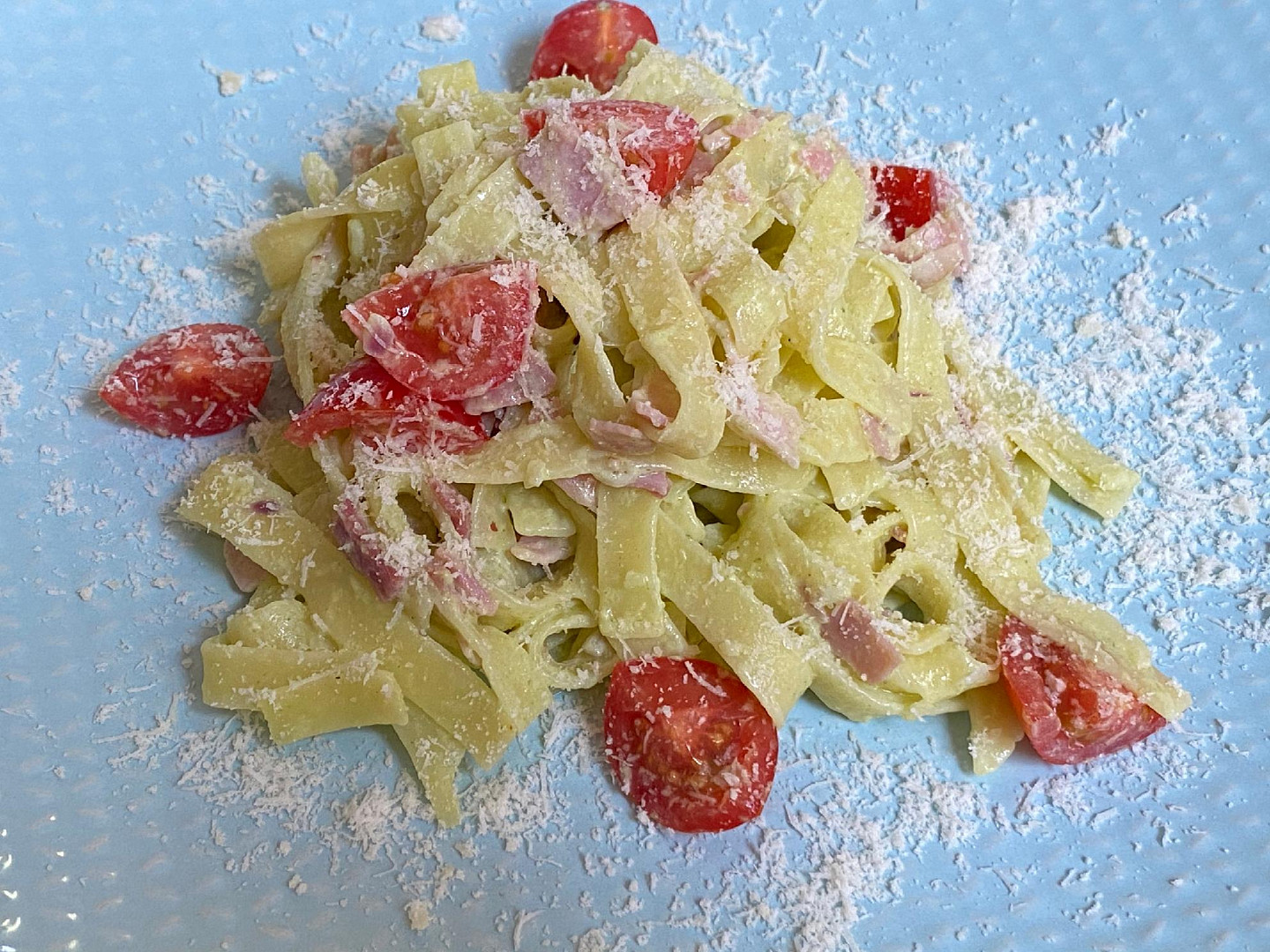 Tagliatelle s šunkou a parmezánem