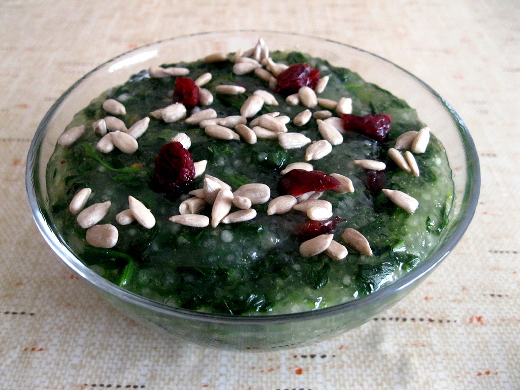 Tapioka se špenátem a sušenými brusinkami