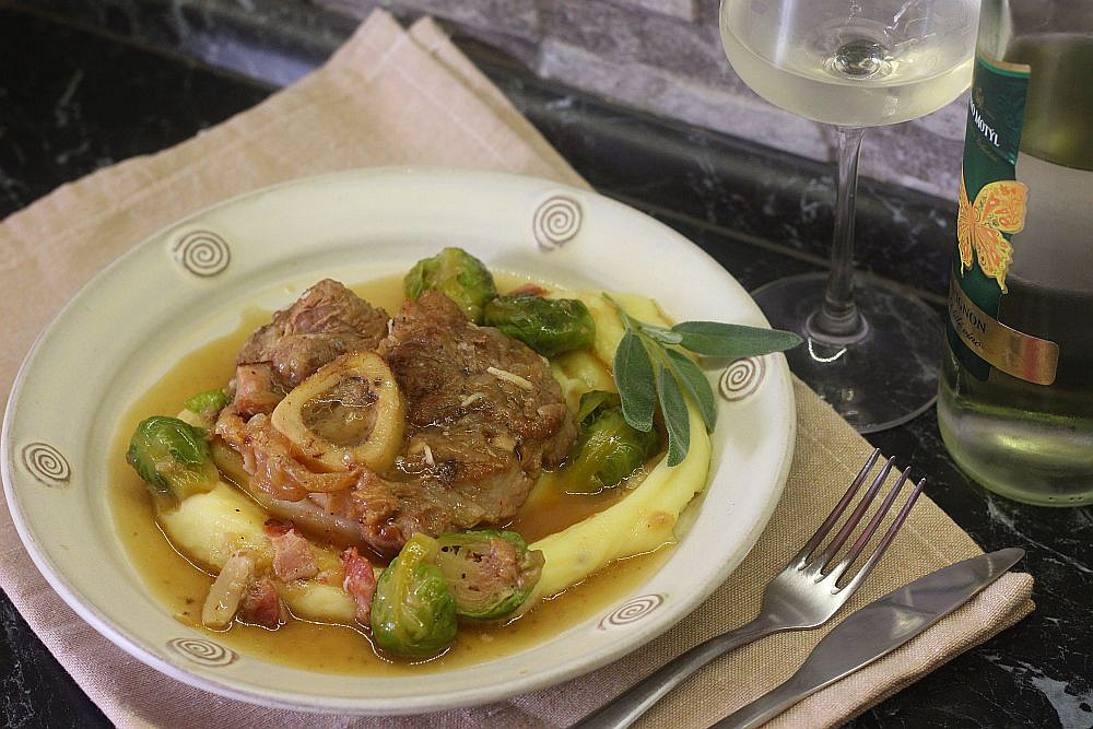 Telecí ossobuco na šalvěji a česneku s kapustičkami_5ff6f5894c6d0.jpeg