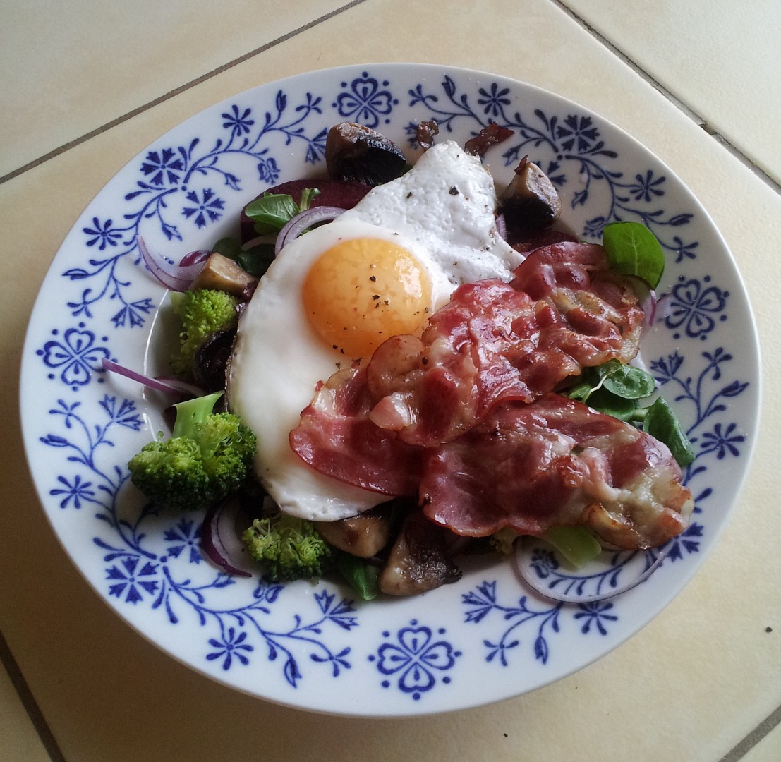 Teplý podzimní salát