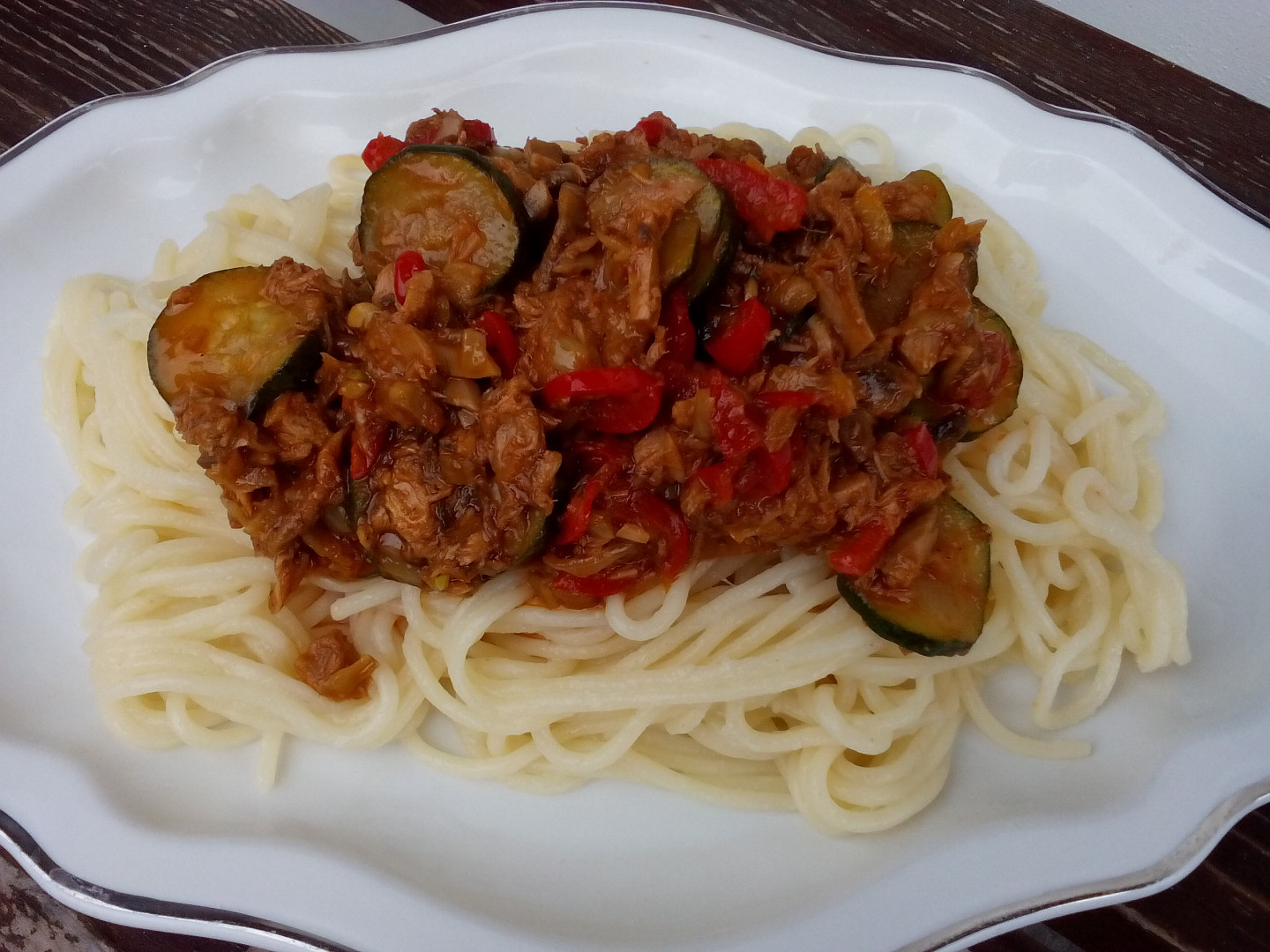 Těstoviny s tuňákem a zeleninou_5ff7085160ce5.jpeg