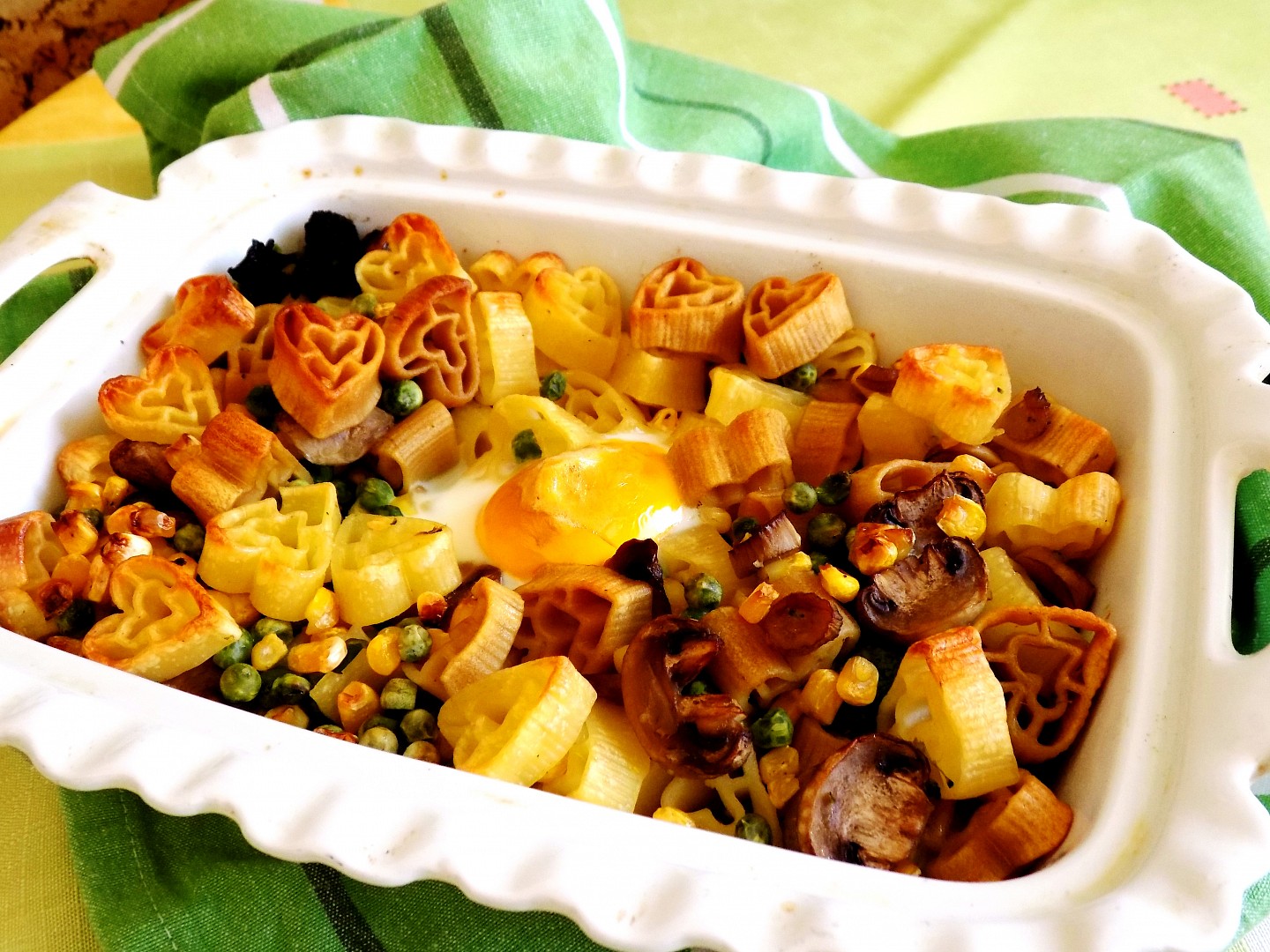 Těstoviny se zeleninou a šunkou