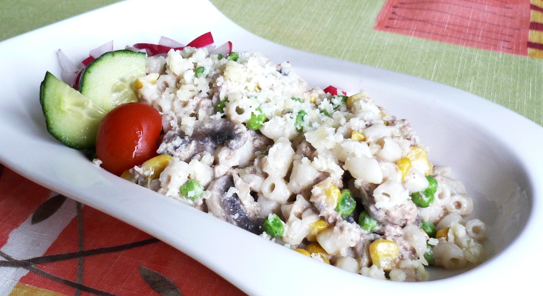 Těstoviny se zeleninou a tuňákem