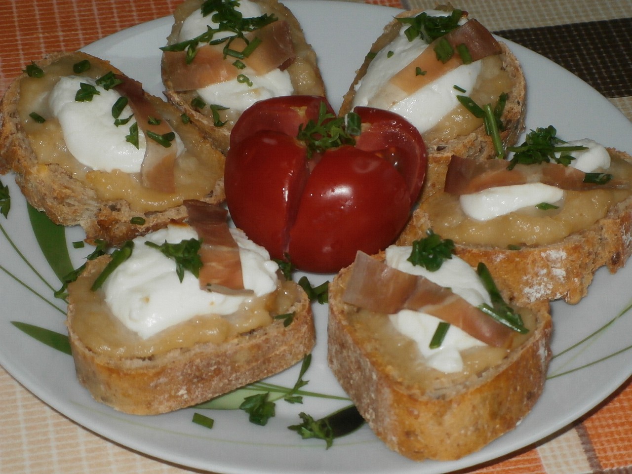 Toasty s pečeným česnekem a kozím sýrem_5ffc5d81a476d.jpeg