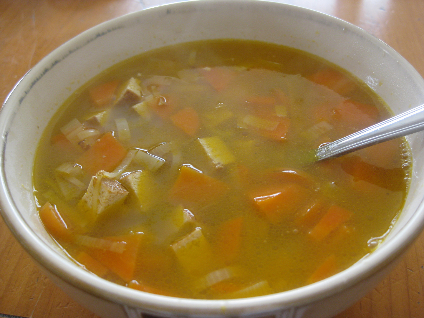 Tofu polévka s mrkví