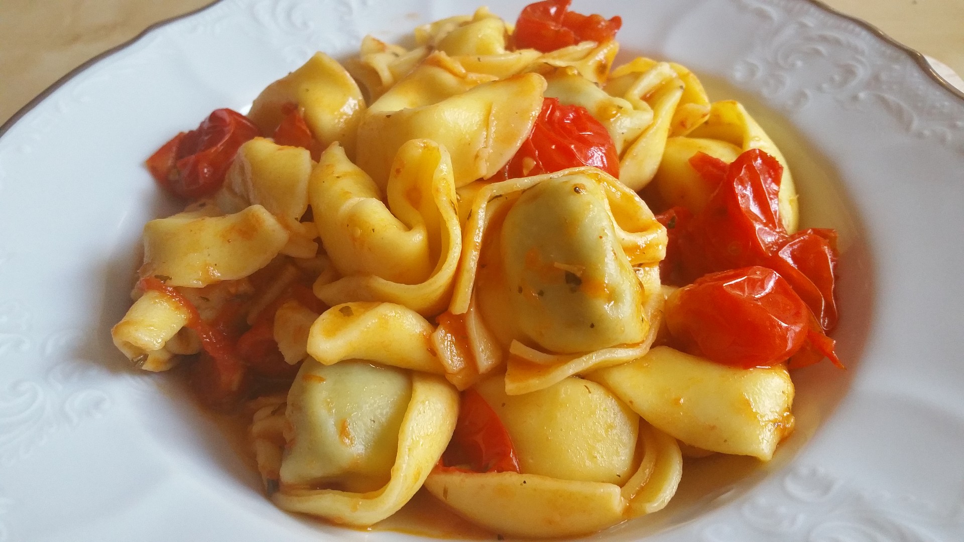 Tortellini v rajčatové omáčce