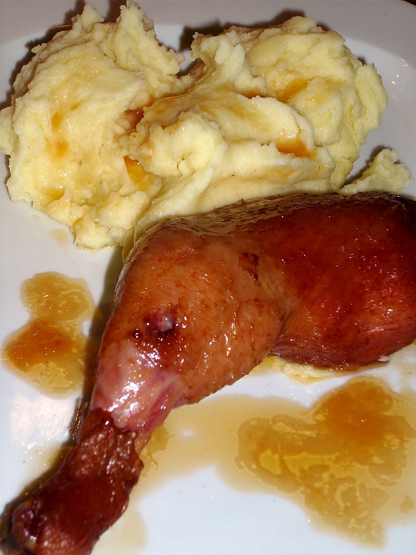 Uzená kuřecí stehna s bramborovou kaší_5ffb4f5f4e998.jpeg