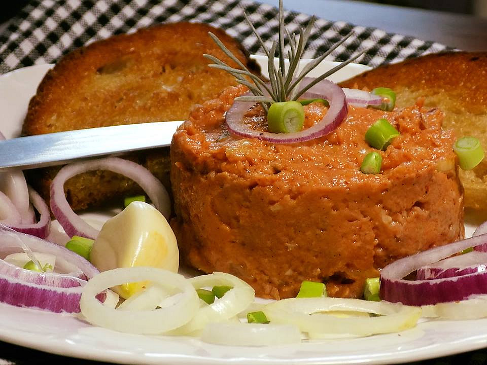 Uzená pomazánka na způsob tataráku_5ff6e650a71b1.jpeg