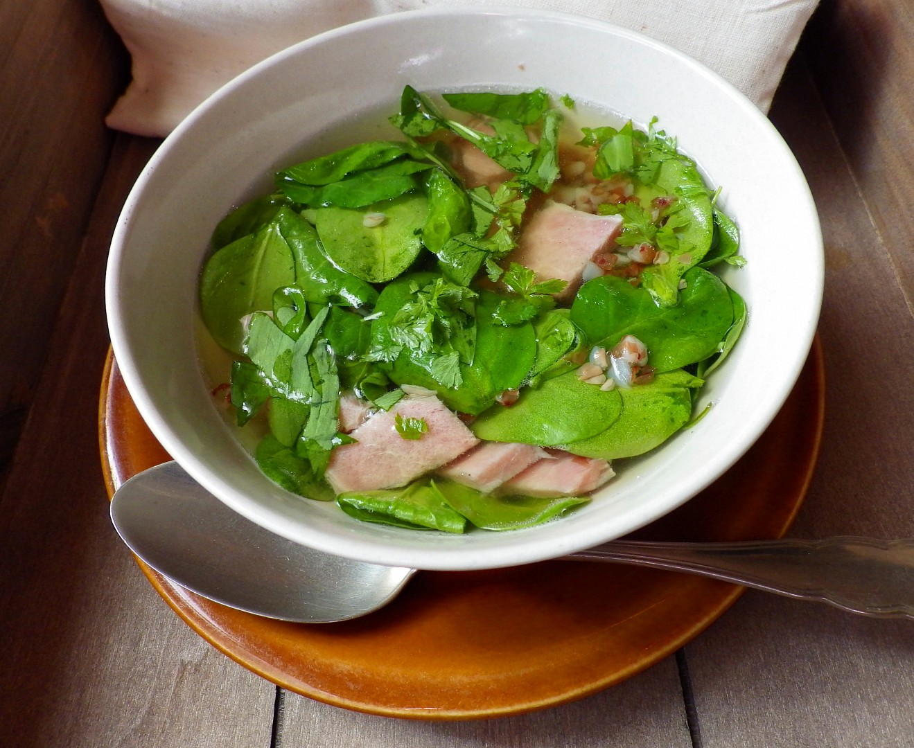 Uzený vývar s pohankou, špenátem a medvědím česnekem_5ff7b1002cc1f.jpeg