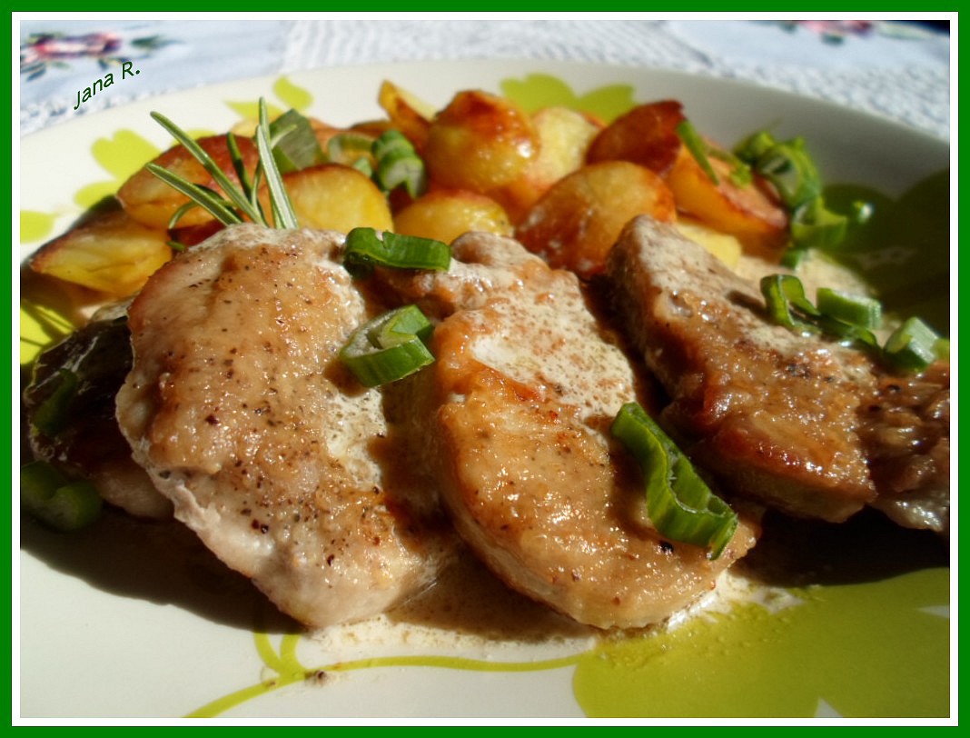 Vepřová panenka se smetanovým přelivem_5ff8dc64a8247.jpeg