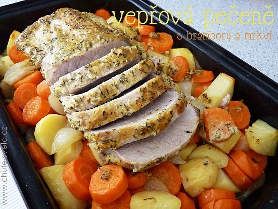 Vepřová pečeně s brambory a mrkví