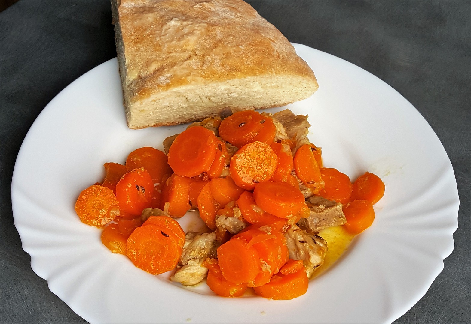 Vepřová plec v mrkvi