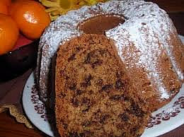 Vláčná bábovka z červené řepy s čokoládou