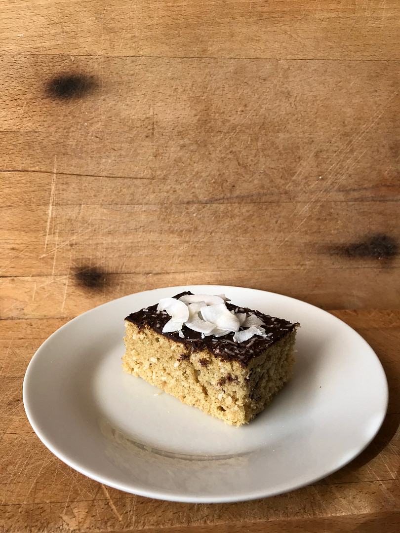 Vláčná kokosová buchta s čokoládovým přelivem_5ff68f50de1f6.jpeg