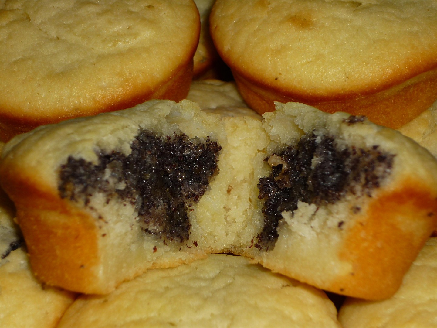 Vláčné jogurtové muffiny s náplní_5ffc58acbbbcf.jpeg