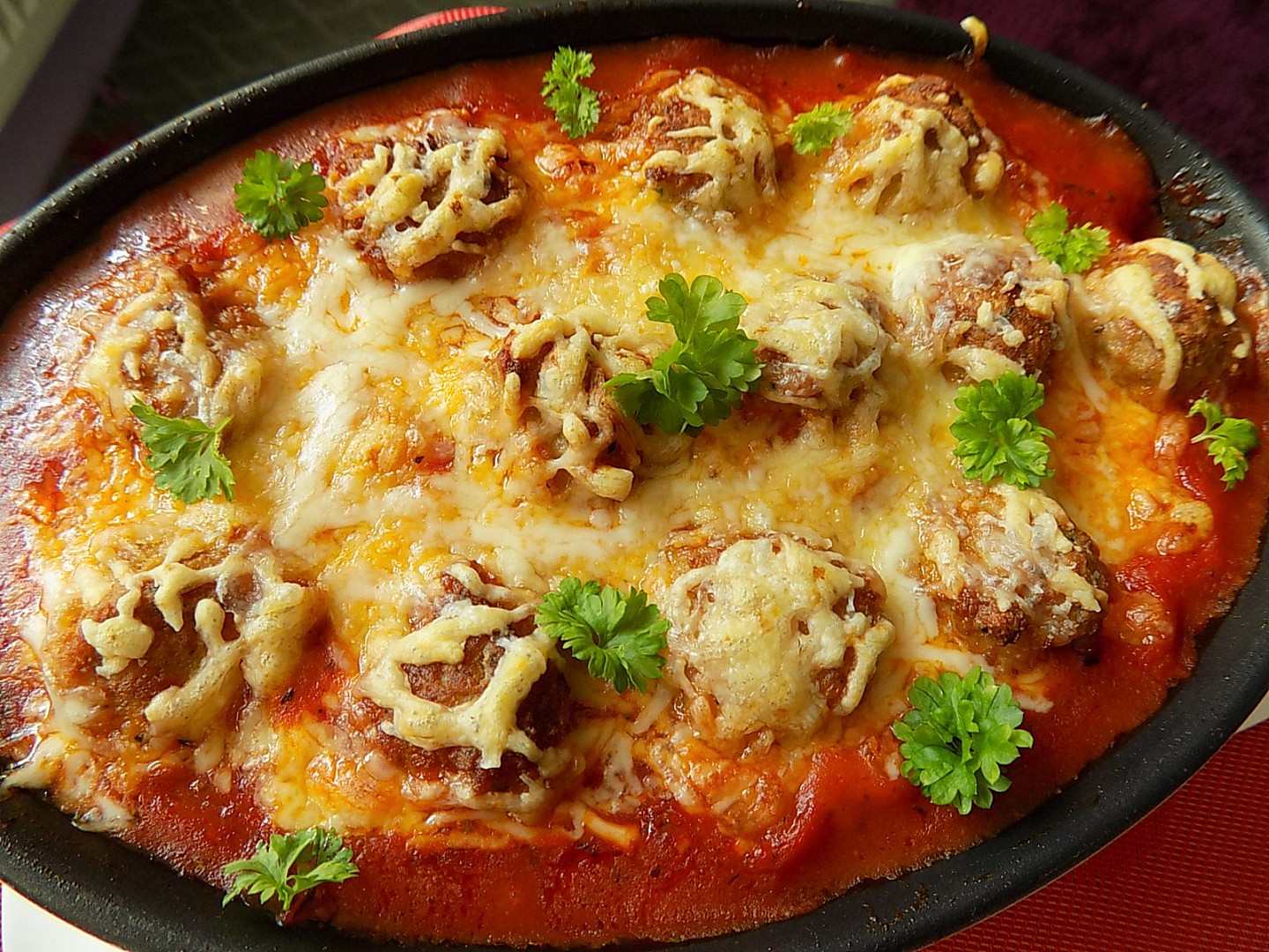 Zapečené mleté kuličky s gnocchi a sýrem_5ff75295670a6.jpeg