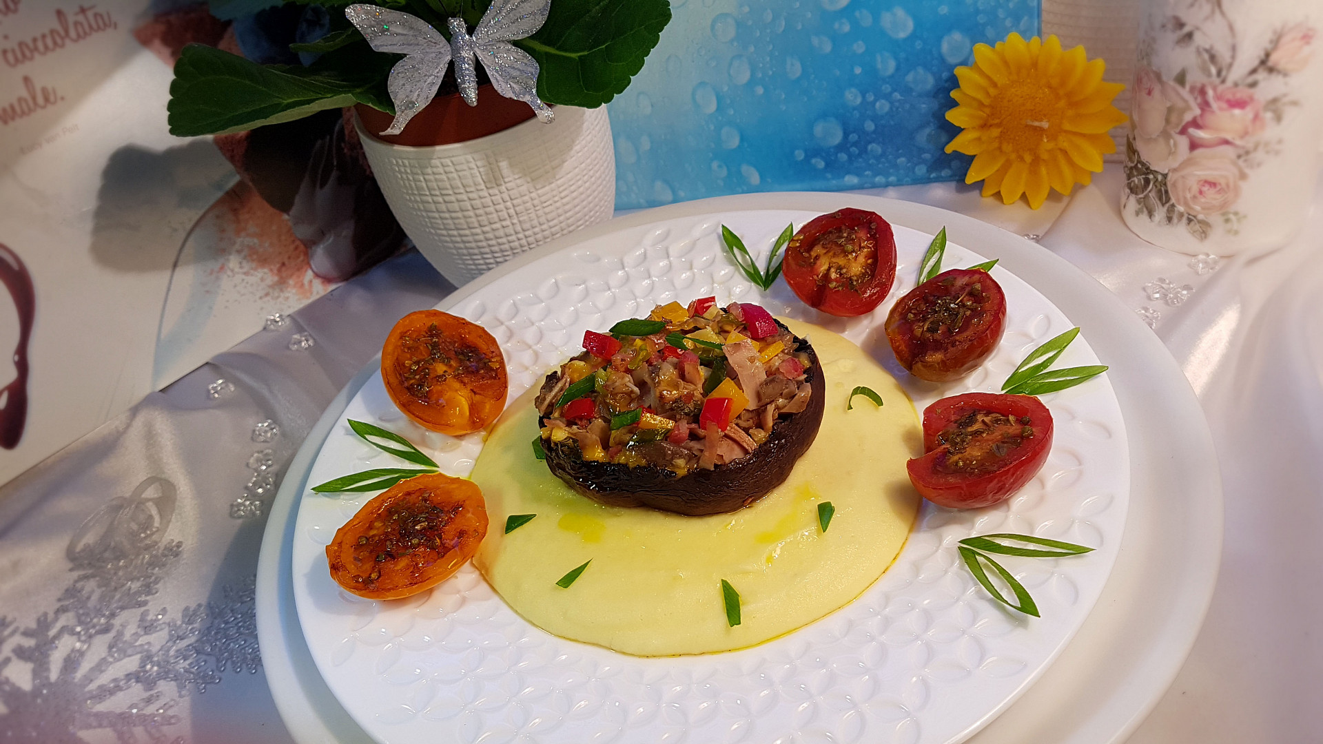 Zapečené portobelo plněné houbovo-šunkovou směsí a pečená balsamiková rajčátka