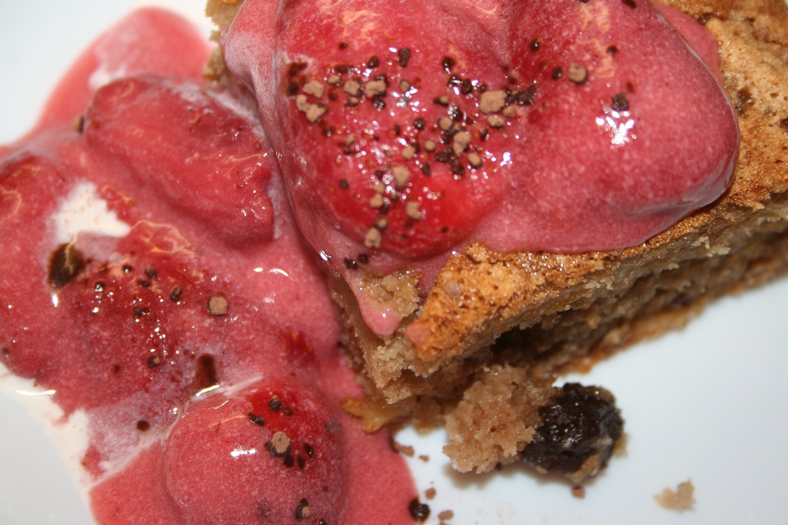 Zvíkovský koláč s jahodovou omáčkou